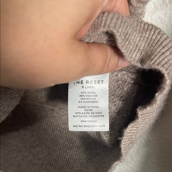 The Reset R Label Wool Cashmere Blend Cozy Taupe Sweater L - Picture 3 of 8